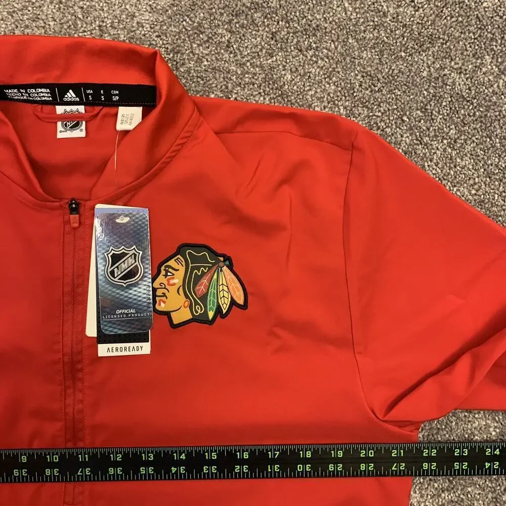 Adidas Mens Chicago Blackhawks NHL Hockey 1/4 Zip Red Top Shirt Size S - NWT $80